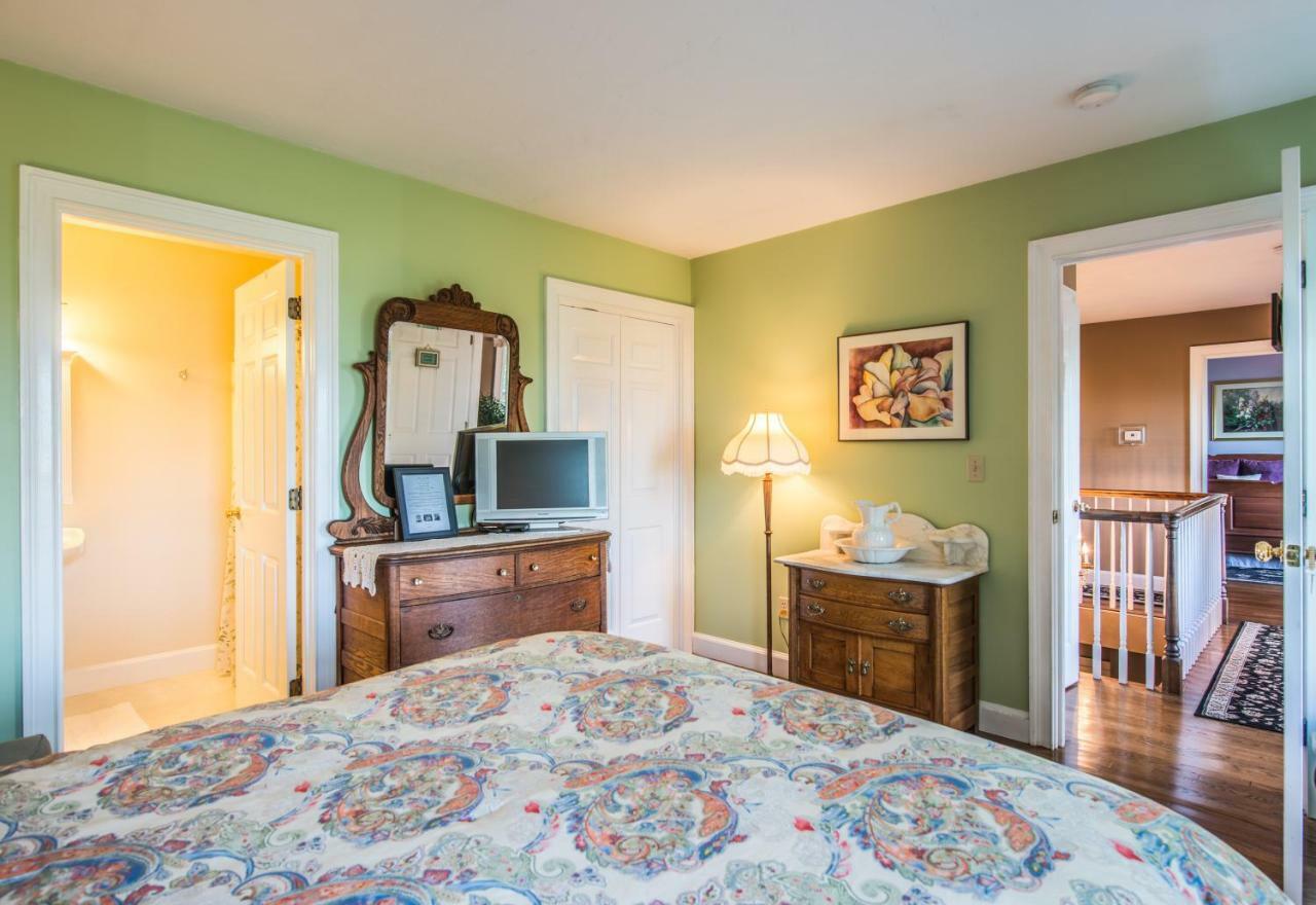 プリマス Above The Bay At Thornton Adams House Bed & Breakfast エクステリア 写真